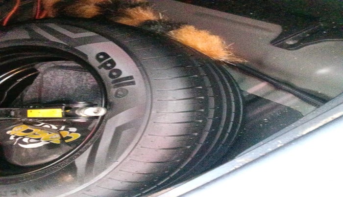 2022 Hyundai Creta SX EXECUTIVE 1.5 PETROL, Petrol, Manual, 35,592 km, tyre