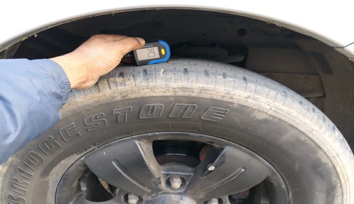 2017 Tata Safari Storme 2.2 VX 4X2, Diesel, Manual, 98,538 km, tyre