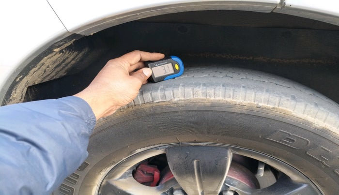 2017 Tata Safari Storme 2.2 VX 4X2, Diesel, Manual, 98,538 km, tyre