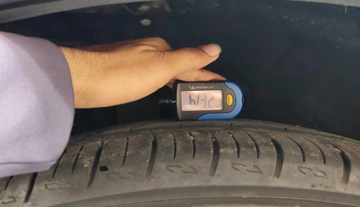 2022 Mahindra XUV700 AX 3 D MT 7 STR, Diesel, Manual, 36,362 km, tyre