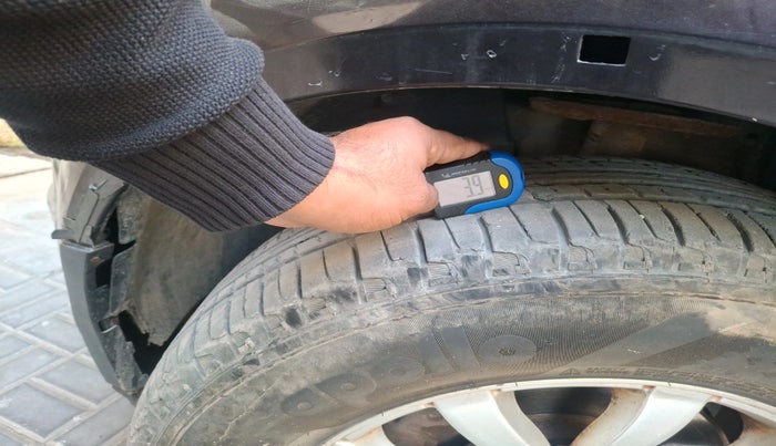 2018 Mahindra XUV500 W6 AT 1.99, Diesel, Automatic, 88,719 km, tyre