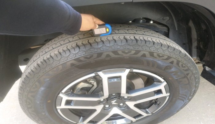 2025 Mahindra Thar Roxx MX5 Petrol AT 2WD , Petrol, Automatic, 2,564 km, tyre