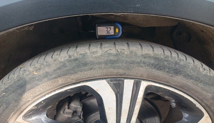 2022 MG ASTOR SAVVY 1.5 CVT S RED, Petrol, Automatic, 32,587 km, tyre