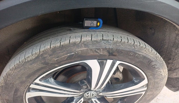 2022 MG ASTOR SAVVY 1.5 CVT S RED, Petrol, Automatic, 32,587 km, tyre