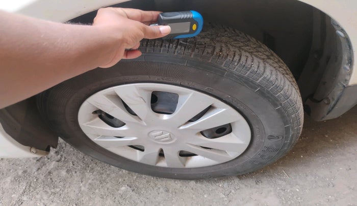 2013 Maruti Swift Dzire VXI, Petrol, Manual, 70,174 km, tyre