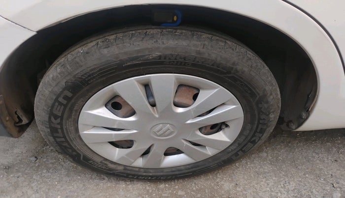 2013 Maruti Swift Dzire VXI, Petrol, Manual, 70,174 km, tyre