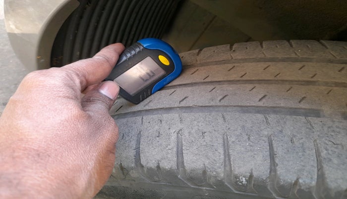 2012 Hyundai i20 ASTA 1.2, Petrol, Manual, 1,06,638 km, tyre