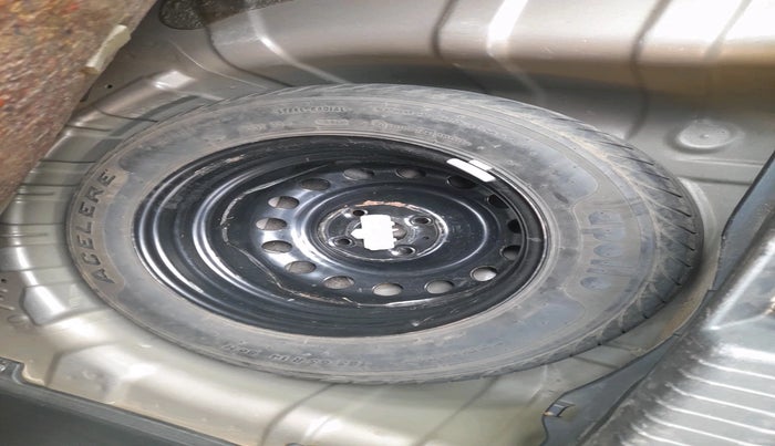 2012 Hyundai i20 ASTA 1.2, Petrol, Manual, 1,06,638 km, tyre