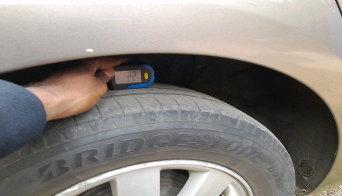 2012 Hyundai i20 ASTA 1.2, Petrol, Manual, 1,06,638 km, tyre