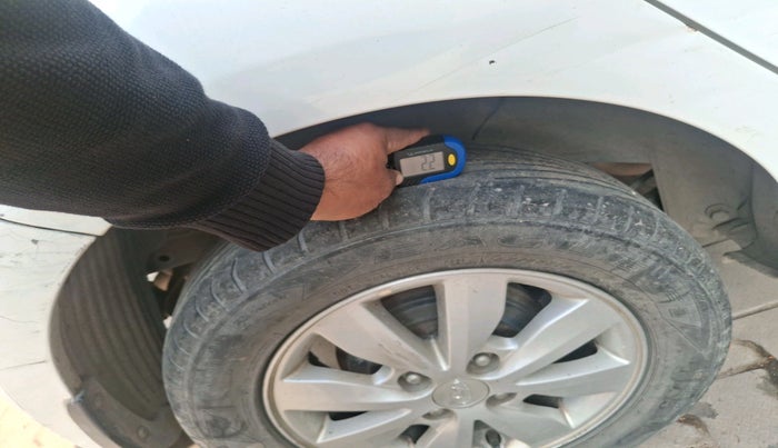 2014 Hyundai i20 ASTA 1.2, Petrol, Manual, 1,28,091 km, tyre