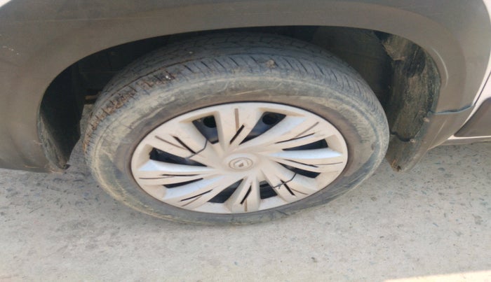 2021 Renault Kiger RXL MT, Petrol, Manual, 24,286 km, tyre