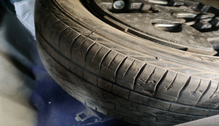 2021 Maruti Vitara Brezza LXI, Petrol, Manual, 65,263 km, tyre