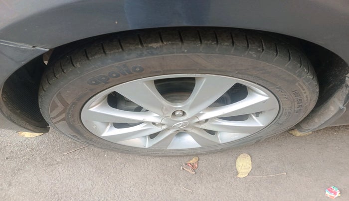 2011 Hyundai Verna FLUIDIC 1.6 VTVT SX, Petrol, Manual, 71,460 km, tyre