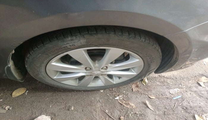 2011 Hyundai Verna FLUIDIC 1.6 VTVT SX, Petrol, Manual, 71,460 km, tyre