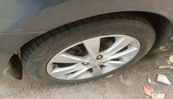 2011 Hyundai Verna FLUIDIC 1.6 VTVT SX, Petrol, Manual, 71,460 km, tyre