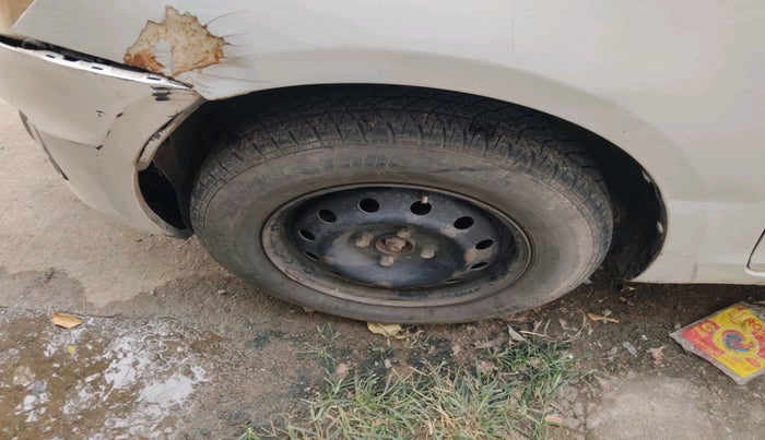 2016 Maruti Swift VXI, Petrol, Manual, 60,706 km, tyre