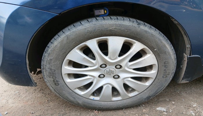 2015 Maruti Baleno ZETA PETROL 1.2, Petrol, Manual, 1,17,702 km, tyre