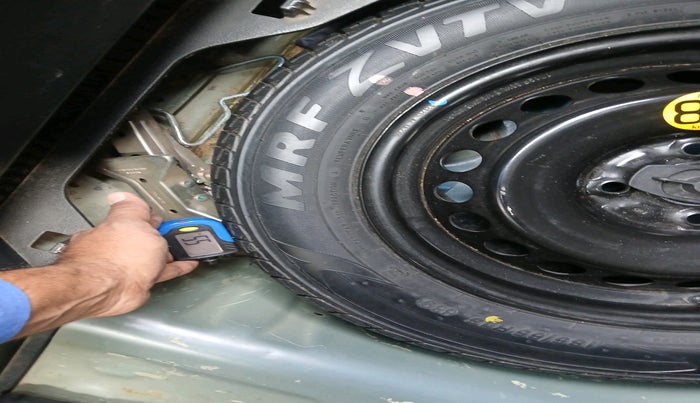 2015 Maruti Baleno ZETA PETROL 1.2, Petrol, Manual, 1,17,702 km, tyre