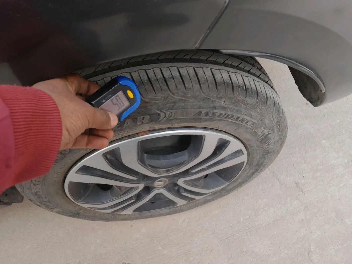 2023 Tata TIGOR XZ PLUS CNG, Petrol, Manual, 15,851 km, tyre