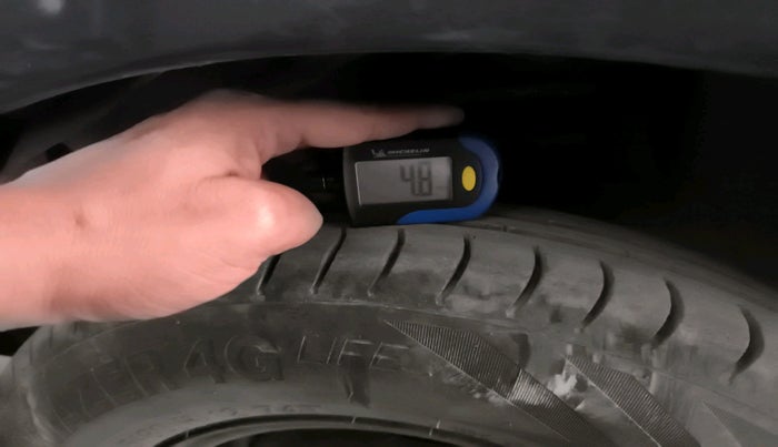 2018 Maruti Alto 800 LXI CNG, Petrol, Manual, 1,02,697 km, tyre