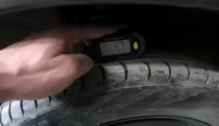 2018 Maruti Alto 800 LXI CNG, Petrol, Manual, 1,02,697 km, tyre