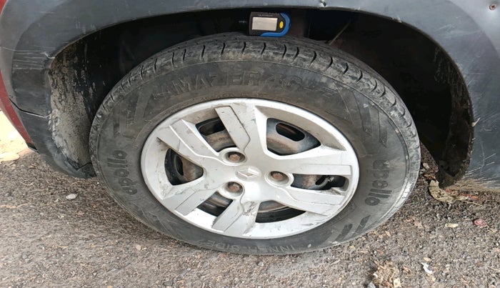 2016 Renault Kwid RXT 0.8, Petrol, Manual, 1,69,233 km, tyre