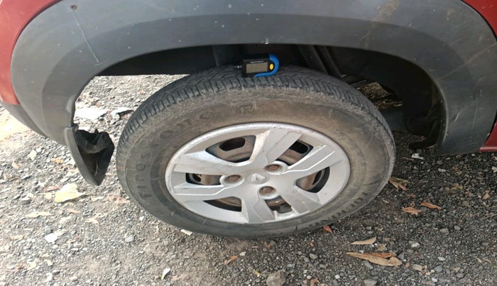 2016 Renault Kwid RXT 0.8, Petrol, Manual, 1,69,233 km, tyre