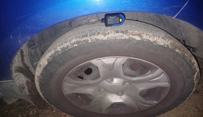 2014 Ford Ecosport AMBIENTE 1.5L DIESEL, Diesel, Manual, 1,11,874 km, tyre