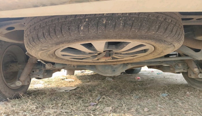 2015 Toyota Innova 2.5 VX 8 STR, Diesel, Manual, 53,886 km, tyre