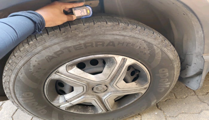 2020 Tata Harrier XMA 2.0L KRYOTEC, Diesel, Automatic, 68,234 km, tyre