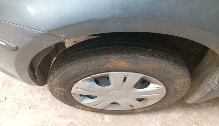 2010 Maruti Swift Dzire VXI, Petrol, Manual, 1,00,617 km, tyre