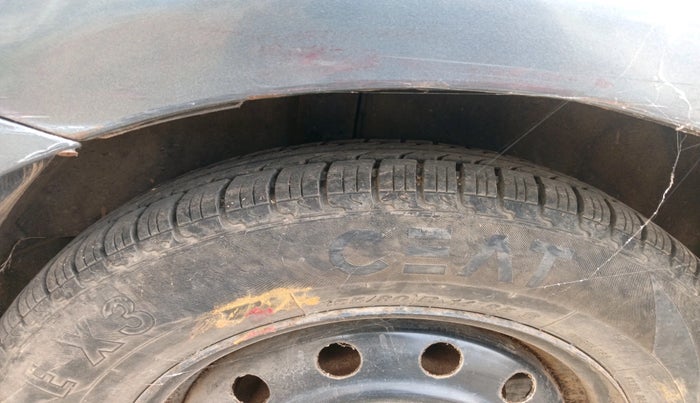 2010 Maruti Swift Dzire VXI, Petrol, Manual, 1,00,617 km, tyre