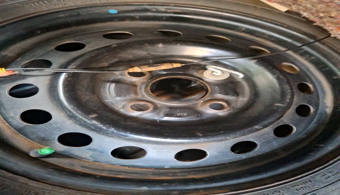 2017 Maruti Wagon R 1.0 VXI, Petrol, Manual, 84,726 km, tyre