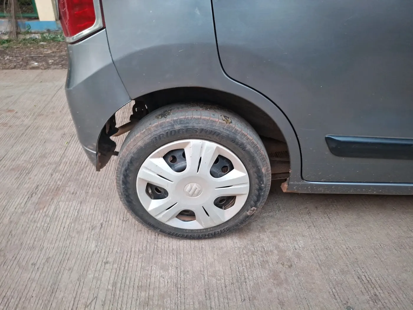 2017 Maruti Wagon R 1.0 VXI, Petrol, Manual, 84,726 km, tyre