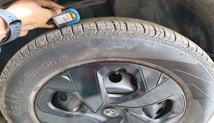 2022 Tata PUNCH ADVENTURE MT, Petrol, Manual, 15,106 km, tyre