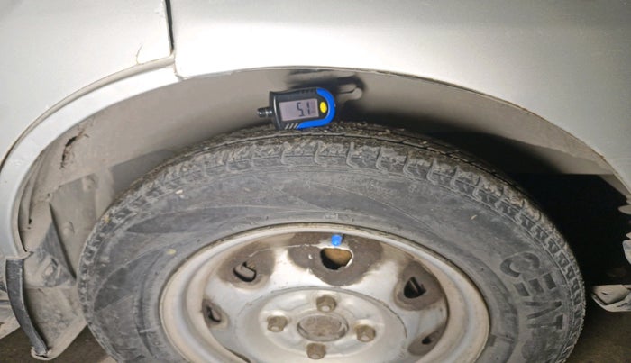 2010 Maruti Eeco 5 STR WITH A/C+HTR, Petrol, Manual, 1,05,129 km, tyre