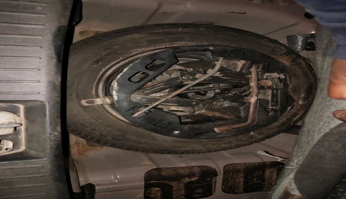 2017 Mahindra KUV 100 NXT K4+ D 6 STR, Diesel, Manual, 1,65,170 km, tyre