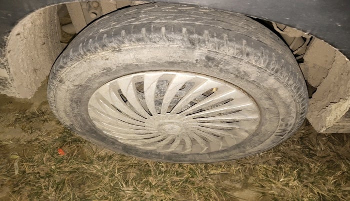 2017 Mahindra KUV 100 NXT K4+ D 6 STR, Diesel, Manual, 1,65,170 km, tyre