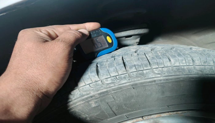 2015 Maruti Wagon R 1.0 LXI LPG, Petrol, Manual, 1,08,999 km, tyre