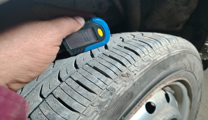 2015 Maruti Wagon R 1.0 LXI LPG, Petrol, Manual, 1,08,999 km, tyre