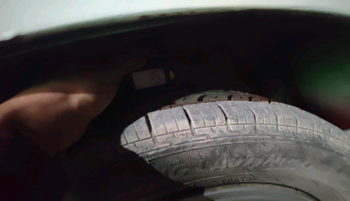 2015 Maruti Wagon R 1.0 LXI LPG, Petrol, Manual, 1,08,999 km, tyre