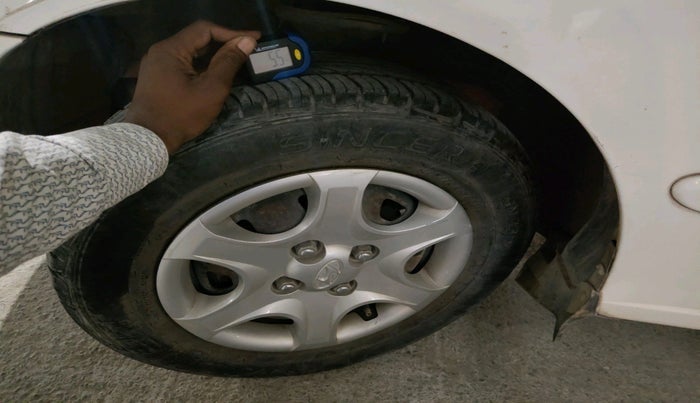 2010 Hyundai Accent EXECUTIVE, Petrol, Manual, 38,103 km, tyre