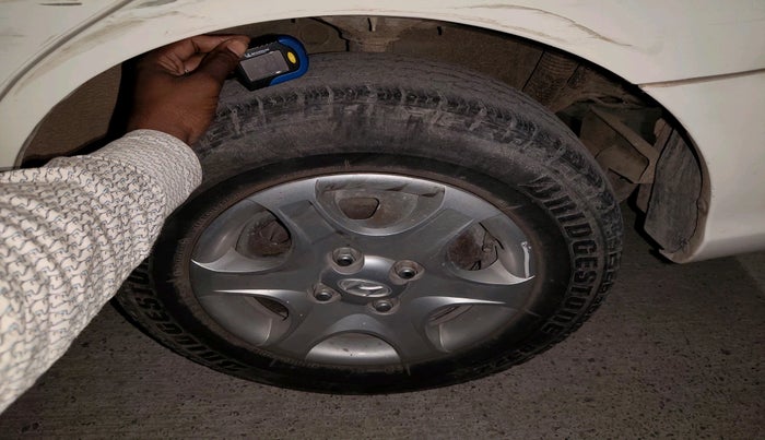 2010 Hyundai Accent EXECUTIVE, Petrol, Manual, 38,103 km, tyre