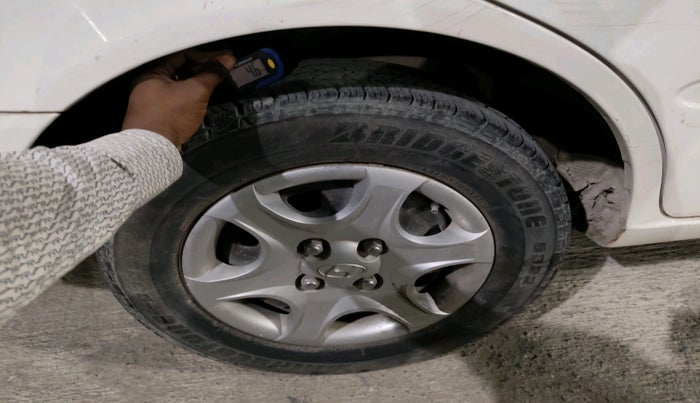 2010 Hyundai Accent EXECUTIVE, Petrol, Manual, 38,103 km, tyre