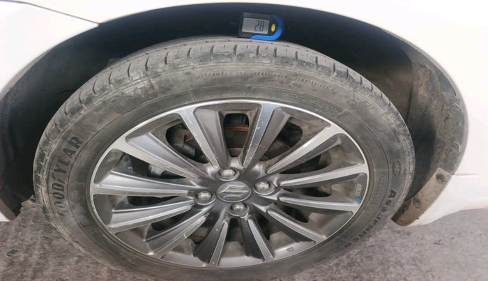 2022 Maruti Ciaz ALPHA  AT 1.5 SHVS PETROL, Petrol, Automatic, 45,303 km, tyre