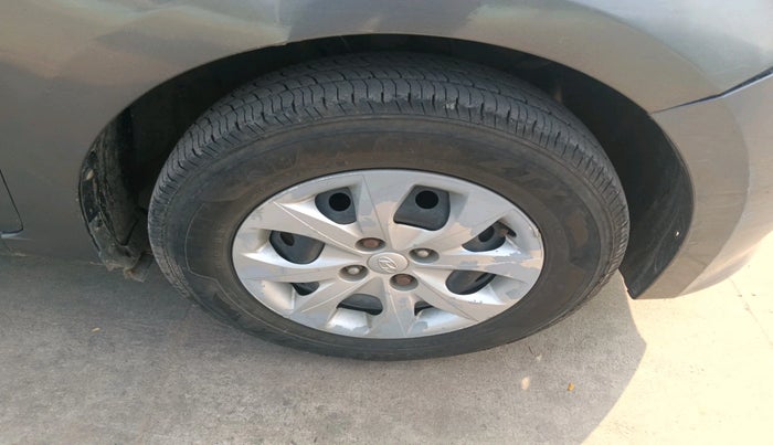 2016 Hyundai Elite i20 MAGNA 1.2, Petrol, Manual, 69,838 km, tyre