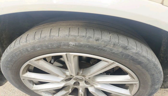 2015 Volvo XC 90 D5 Inscription, Diesel, Automatic, 1,43,159 km, tyre