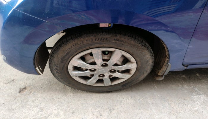 2013 Hyundai Eon ERA +, Petrol, Manual, 85,012 km, tyre