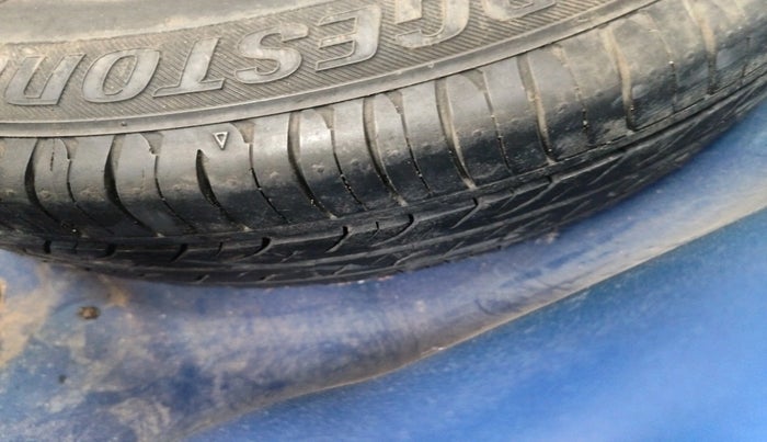 2013 Hyundai Eon ERA +, Petrol, Manual, 85,012 km, tyre