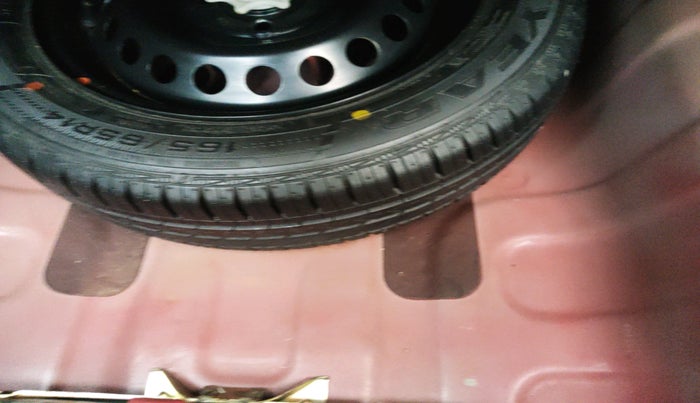 2016 Hyundai Xcent SX 1.2, Petrol, Manual, 9,829 km, tyre